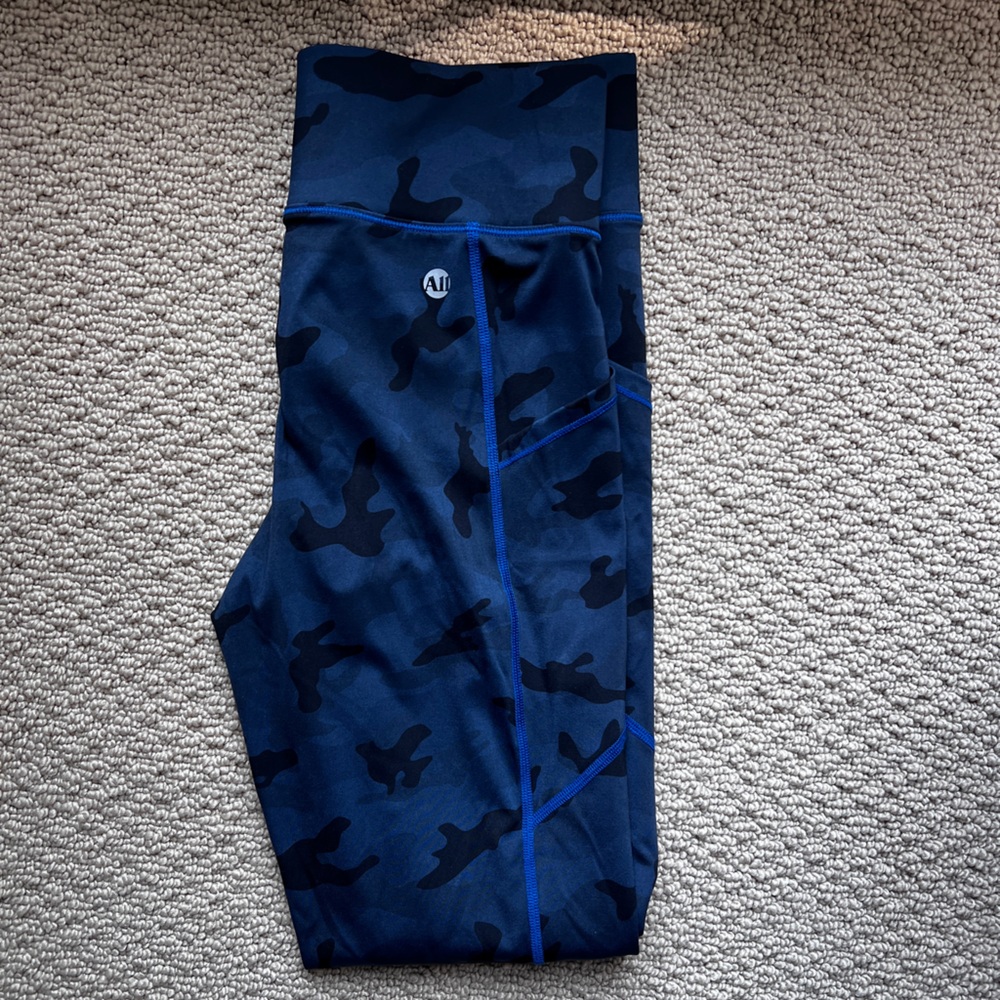 All Access Blue Camo Leggings in Size S